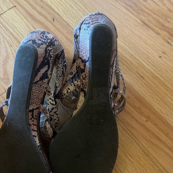 Women's Multi-Color Sandals - Picture 3 of 3